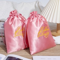 Sac à cheveux en satin brodé avec logo personnalisé pour perruques pochette en satin de soie d'emballage cadeau avec cordon de serrage souple pour vêtements de haute qualité