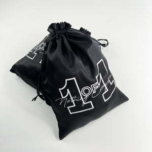 Sac à cordon en satin noir de luxe avec logo personnalisé imprimé, sac anti-poussière en satin pour vêtements streetwear et emballage de chaussures - Product Image 2