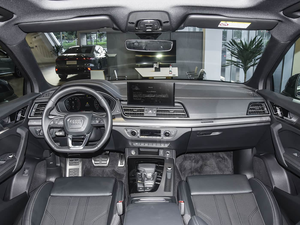 Véhicule hybride haut de gamme Audi <span class=keywords><strong>Q5</strong></span> L 2.0T 2026, idéal pour les trajets quotidiens en famille, les déplacements professionnels urbains et les courts séjours en voiture. - Product Image 5