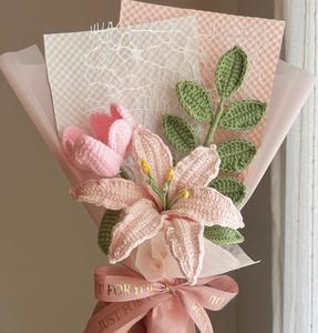 Coffret cadeau d'entreprise : Bouquet de fleurs au crochet fait main, fleurs éternelles en fil, cadeau floral pour mariage, anniversaire et Saint-Valentin - Product Image 6