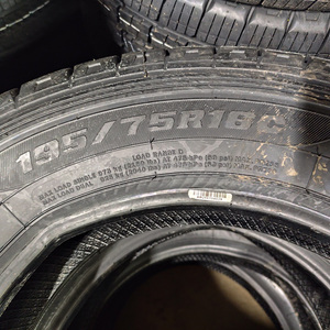 Neumático Radial Económico de 16 Pulgadas Sin Cámara para Automóvil de Pasajeros, Nuevo para Camioneta 195/75R16C - Product Image 5