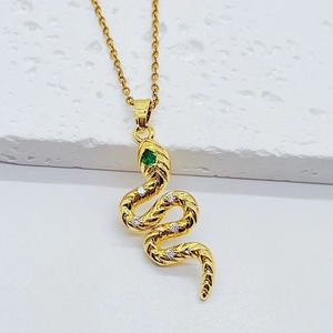 Collar con colgante de serpiente al por mayor para mujer cadena de eslabones de acero inoxidable con piedras de circón de cobre chapadas en oro para regalos - Product Image 2