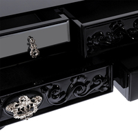 Table console élégante au design moderne avec verre transparent, accents en acajou et laiton, et tiroirs laqués faits à la main