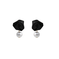 Boucles d'oreilles pendantes en tissu en forme de rose pour femmes, rosette en satin avec perle, élégance française, 2 couleurs