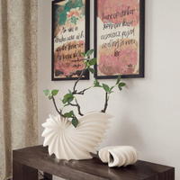 Vase de table en céramique blanche opaque, design moderne et créatif Eastern Rock, pour fleurs fraîches ou séchées, idéal pour meuble TV ou salon.