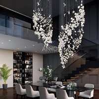 Lustre d'escalier personnalisé ANNO, luminaire suspendu floral avec design floral pour villa de luxe, hôtel, intérieur