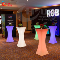 Table de bar LED carrée moderne avec éclairage RVB en plastique durable écologique pour hôtel et bar à domicile à usage commercial