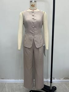 مصنع نمط مخصص أو شعار ODM الخريف موضة جديدة بدلة نسائية عارضة بلا أكمام أعلى التعادل الخصر والسراويل مجموعة من قطعتين - Product Image 4