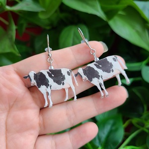 Encantadora vaca acrílica zorro Tigre leopardo Chihuahua pato León salchicha perro Rana gallina Animal encanto pendientes para niña - Product Image 4
