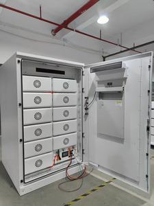 Armadio per Batterie agli Ioni di Litio da 241kWh per Esterni, Sistema di Accumulo Energetico Industriale e Commerciale (BESS) con Grado di Protezione IP55 e Efficienza del 91% - Disponibile - Product Image 3