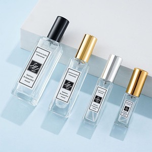 カスタマイズ可能なラベル<span class=keywords><strong>5ml</strong></span> 10ml 20ml 30ml透明な詰め替え可能な正方形の香水ボトルスクリュースプレー蓋付き - Product Image 1