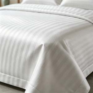 Set di lenzuola 4 pezzi Queen Size - Lenzuola ultra morbide e rinfrescanti - Righe grigie 1 |   Adatto a materassi da 8 a 16 pollici - Product Image 1