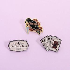 เข็มกลัดโล<span class=keywords><strong>ห</strong></span>ะสังกะสีอัลลอยรูปกุหลาบสีแดงรูปอีกาจำนวน6ชิ้นเข็มกลัดน่ารักสำ<span class=keywords><strong>ห</strong></span>รับเป็นของขวัญ - Product Image 1