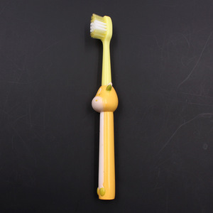 Brosse à dents manuelle à poils doux avec poignée en forme de vache de dessin animé pour enfants DC001 - Product Image 2