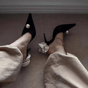 Sandales élégantes pour femmes, grande taille 45, à fleurs 3D et perles, en microfibre, à talons aiguilles fins, mules à coupe large - Product Image 1