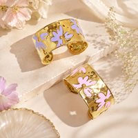 Dreamshow Emaille-Blumen Mode-Armreif in Rosa und Lila, 316L Edelstahl Vergoldet, Wasserfester Designer-Schmuck