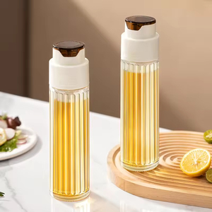 Bouteille Distributrice d'Huile d'Olive en Verre et Plastique à Grande Capacité avec Couvercle Anti-Fuite et Outil d'Ouverture Automatique pour Herbes et Épices – Idéale pour la Cuisine et les Restaurants - Product Image 3