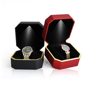 Caja de Reloj de Plástico de Alta Calidad, Exquisita Caja de Regalo para Reloj con Luz, Caja de Reloj Octogonal, Venta al Por Mayor Disponible - Product Image 1