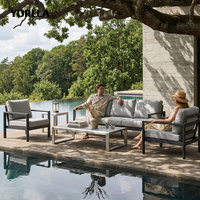 Ensemble de canapés de patio modernes en aluminium avec accoudoirs en teck et dossier à lattes, pour extérieur, dimensions personnalisées, vente en gros B2B