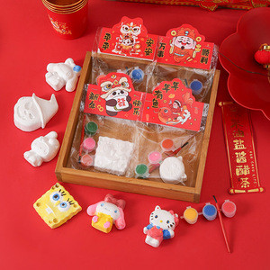 Exhibición de Nuevo Kit de Manualidades de Yeso 3D para Niños con Muñecas y Pintura para Regalo de Año Nuevo - Product Image 4