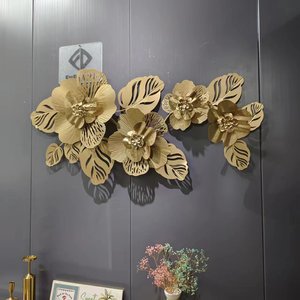 Décoration Murale Métallique Dorée de Luxe Style Nordique 123x59cm, Motif Floral Printanier, Idéal pour Hôtels et Décoration Personnalisée, Vente Directe Usine - Product Image 2