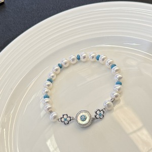 Bracelet à boucle en forme de bâton de fleur turquoise, style rétro européen, incrusté de coquillages marins et de perles d'eau douce, vente en gros et au détail, bracelets de charme tendance - Product Image 1