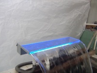 Fontaine de piscine en acrylique avec cascade et lumières LED multicolores, design moderne pour l'extérieur, pour la maison et le jardin