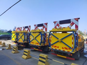 Dongfeng 100k Anti Collision Buffer Atténuateur monté sur camion Traffic <span class=keywords><strong>Crash</strong></span> Proof Truck à vendre - Product Image 5