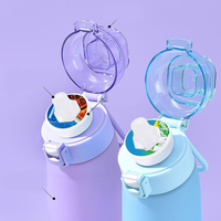 Bouteille d'eau Tritan dégradée givrée de 700 ml avec dosettes parfumées aux fruits, système de verrouillage à bascule à un clic, anti-fuite, bouteille de sport portable