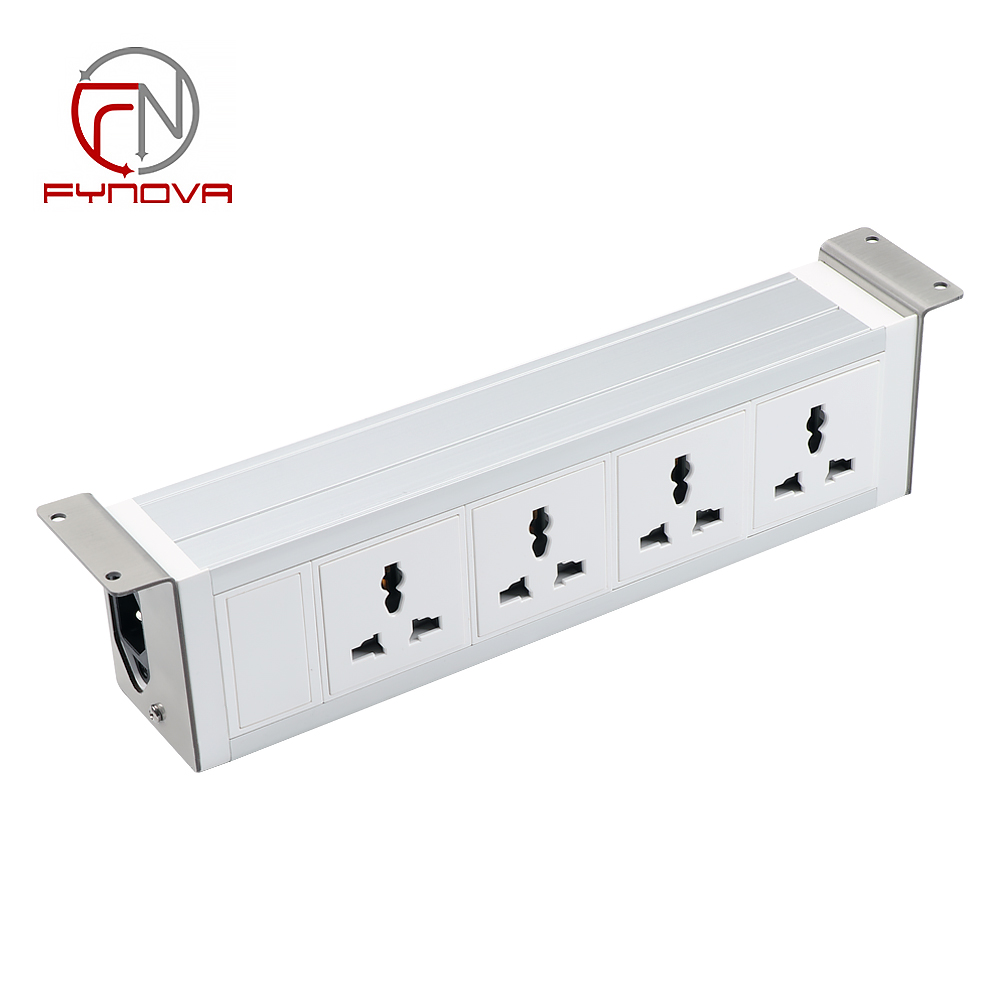 4 ac outlet with voltage meter