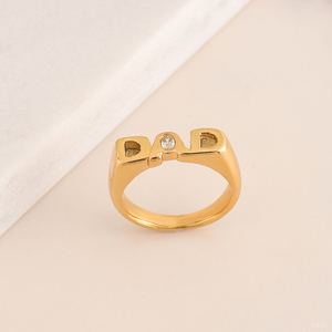 Anillo de Sello con Letra de Circonia, Chapado en Oro de 18K, Impermeable, con el Alfabeto de Moda, MOM, SIS, BRO, DAD, Anillo de Acero Inoxidable, Tendencia para Mujer - Product Image 3