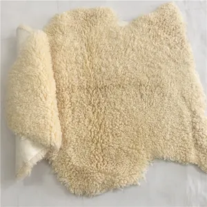 Tapicería de piel de oveja beige natural corta Rizada para muebles