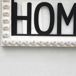 Décoration murale en bois rustique rectangulaire avec cadre en perles de bois et lettres en fer, personnalisable en gros, art mural, signe, maison douce maison - Product Image 4