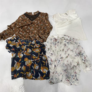 <span class=keywords><strong>เสื้อ</strong></span>ผ้ามือสองแฟชั่นผู้หญิง ผ้าชีฟอง ผ้าไหม สีสันสดใส สำหรับฤดูร้อน น้ำหนัก 100 กก. ต่อมัด <span class=keywords><strong>ขาย</strong></span>ส่งจำนวนมาก - Product Image 3