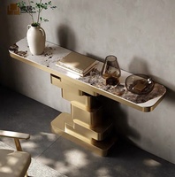 Table console minimaliste et moderne en bois avec dessus en marbre pour salon de style européen avec cadre en or pour couloir, entrée, escalier