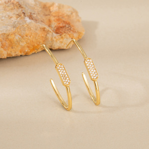 Pendientes de Moda con Incrustaciones Geométricas Doradas Micro Insert EDB 091 - Product Image 2