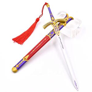 Equipo personalizado Sword Caliburn-Fate/<span class=keywords><strong>stay</strong></span> <span class=keywords><strong>night</strong></span>-<span class=keywords><strong>Saber</strong></span> Metal Crafts Mini Samurai Sword Llavero regalo decoración colgante - Product Image 6