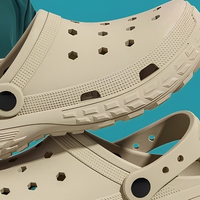 Chaussures de bloc opératoire style Crocs pour hommes et femmes, nouvelle collection 2025, semelle épaisse antidérapante, pantoufles d'infirmière conduites comme des pantoufles.