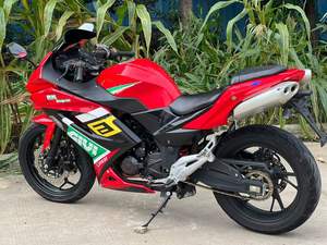 Motocicleta Deportiva Kawasaki H2 250CC con Motor Refrigerado por <span class=keywords><strong>Agua</strong></span>, Usada, Calidad Confiable a un <span class=keywords><strong>Precio</strong></span> Razonable - Product Image 6