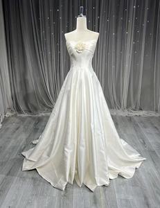 LY-WD0911 abiti da sposa per sposa Mikado <span class=keywords><strong>Stin</strong></span> abiti a linea senza maniche gonna da sposa elegante fiore 3D con spalle scoperte semplici - Product Image 1