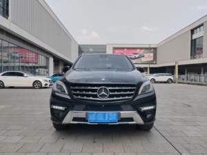 <span class=keywords><strong>Mercedes</strong></span>-Benz <span class=keywords><strong>ML</strong></span> 320 <span class=keywords><strong>2015</strong></span> <span class=keywords><strong>4MATIC</strong></span> SUV d'occasion, 3.0T V6 272 ch Biturbo AWD, grand luxe, bien entretenu, prêt à être expédié - Product Image 2
