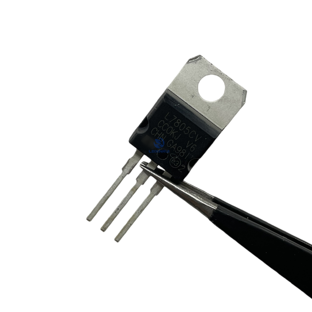 In-kind Shooting Leixinrui L7805CV TO220 Three-terminal Voltage Stabilizing Transistor