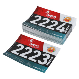 สติกเกอร์ติดหมาย<span class=keywords><strong>เลข</strong></span>แข่งขัน Tyvek แบบกำหนดเองพร้อมเข็มกลัดนิรภัย |   หมาย<span class=keywords><strong>เลข</strong></span>วิ่งมาราธอนกันน้ำ กันฉีกขาด เขียนได้ เคลือบยูวี - Product Image 2
