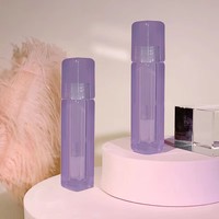 Tube de brillant à lèvres carré en plastique violet de 6 ml, nouveau design populaire, vide, avec bouchon à vis, pour huile à lèvres, emballage cosmétique personnalisable