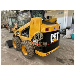 La cargadora de dirección deslizante Cat 246D 226B de segunda mano tiene menos horas de trabajo, está en buen estado original y ofrece una excelente relación calidad-precio. - Product Image 4