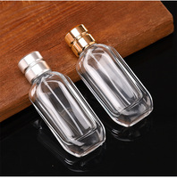 Vente directe d'usine, flacon de parfum carré haut de gamme en verre de 100 ml, impression à l'écran, vaporisation continue, sous-emballage