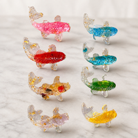 Mini statues de poissons Koi en cristal naturel gravé, décorations et souvenirs en résine de quartz, style amour, pour la guérison et l'artisanat