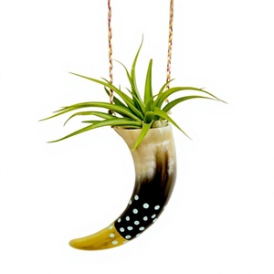 Vase à fleurs artisanal en corne de buffle, objet décoratif naturel pour mariage, fête ou cadeau - Product Image 1