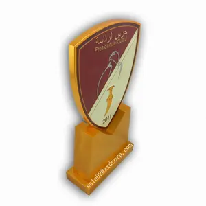 Venta caliente OEM personalizado hecho a mano el Día Nacional de Qatar souvenir metal suave esmalte trofeo