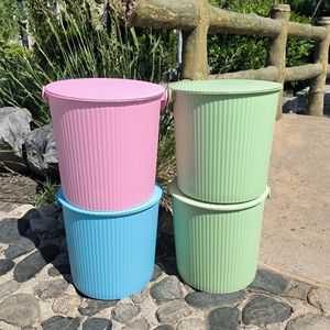 ถังเก็บของพร้อมฝาปิดพลาสติกหนา 25x25 ซม. สำหรับใช้ในบ้าน ห้องน้ำ ซักรีด ตกปลา ใช้ในชีวิตประจำวัน - Product Image 3